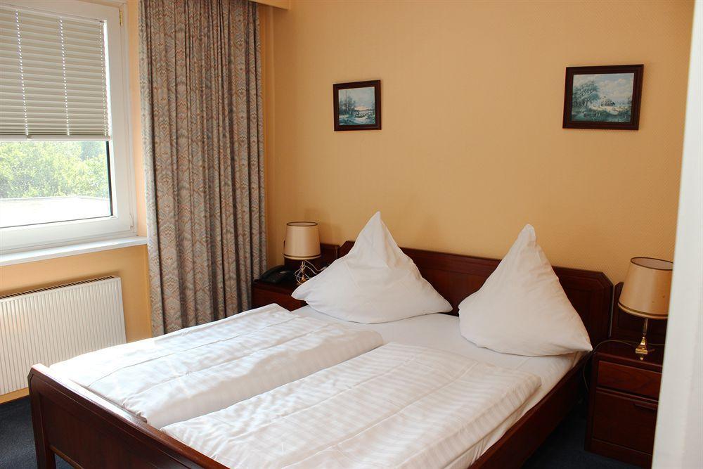 Wiking Hotel Henstedt-Ulzburg Ngoại thất bức ảnh